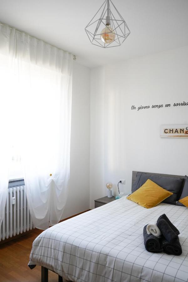 Апартаменты 10 Min From The Airport-Wifi-Free Parking Samarate Экстерьер фото